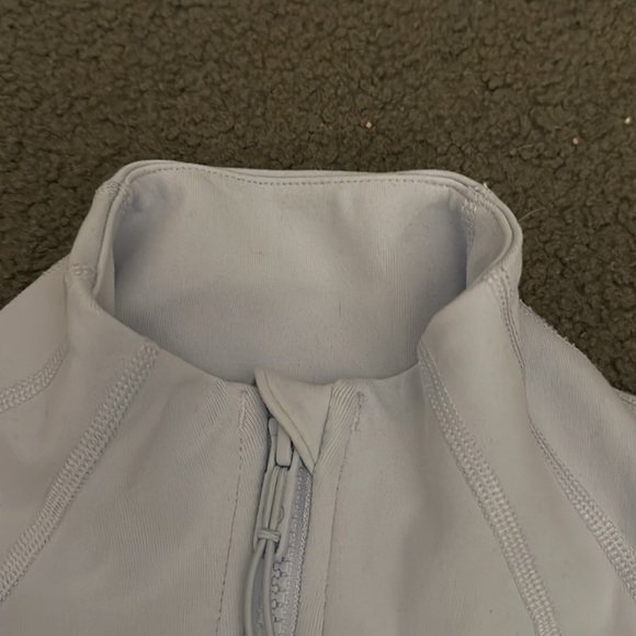 Lululemon define jacket a very light blue/periwinkle color. Women’s size 10 - Picture 4 of 4
